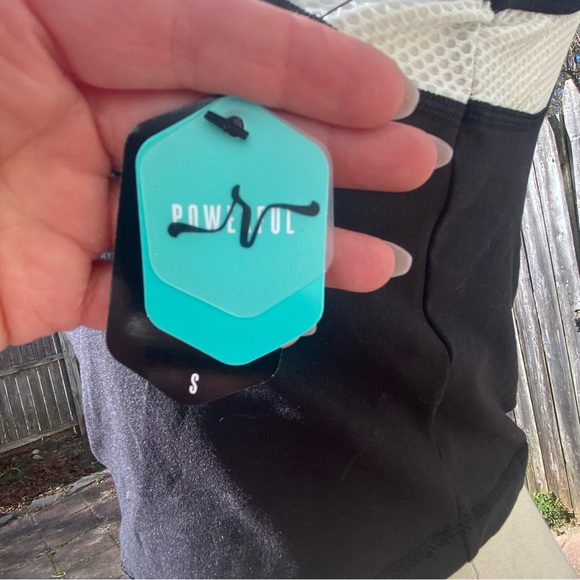 Cropped workout top - Picture 2 of 4